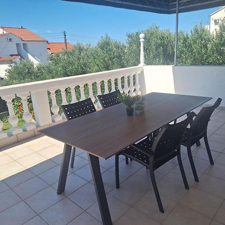 Apartments Milena Vodice Bagian luar foto