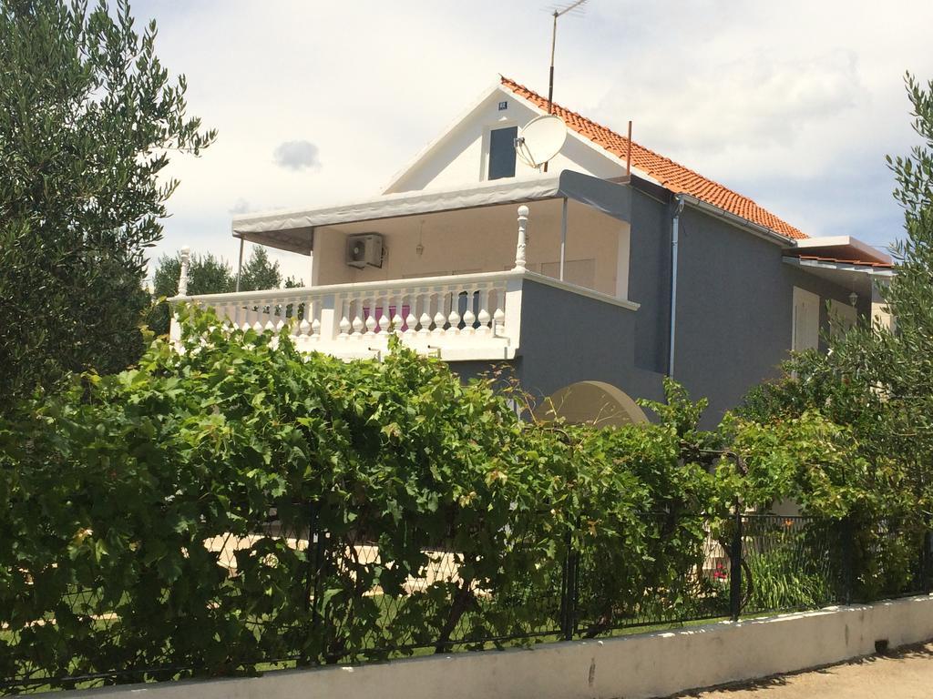 Apartments Milena Vodice Bagian luar foto